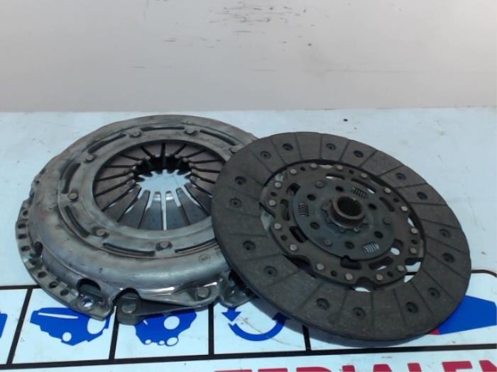 Clutch kit (complete) from a Ford Focus 3 Wagon  2014