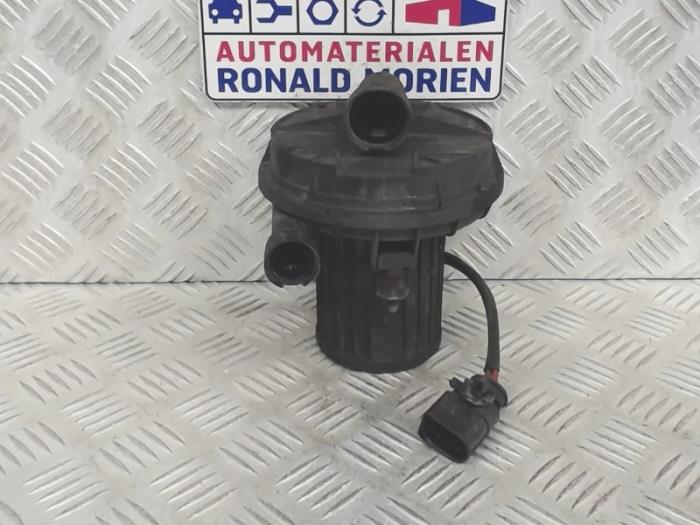 Gebrauchte Kompressor Audi S4 (B7) S4.2 V8 40V Preis € 75,00 Margenregelung angeboten von Automaterialen Ronald Morien B.V.