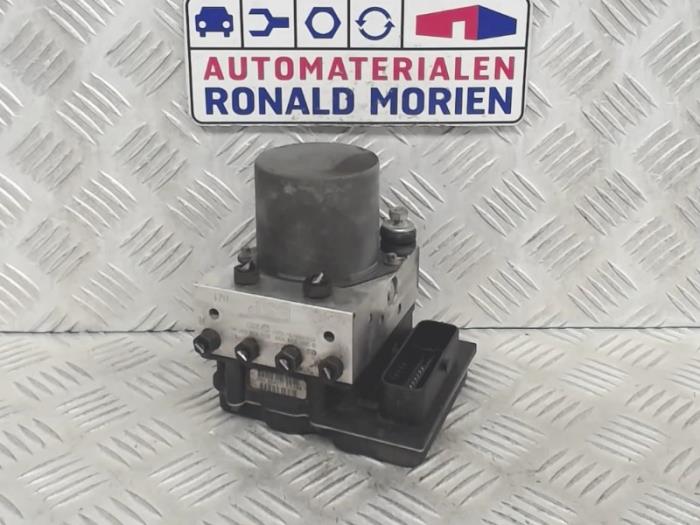 Begagnade ABS-pump Audi S4 (B7) S4.2 V8 40V Pris € 75,00 Marginaltabell erbjuds av Automaterialen Ronald Morien B.V.