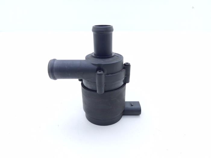 Begagnade Extra vattenpump Audi S4 (B7) S4.2 V8 40V Pris € 25,00 Marginaltabell erbjuds av Automaterialen Ronald Morien B.V.