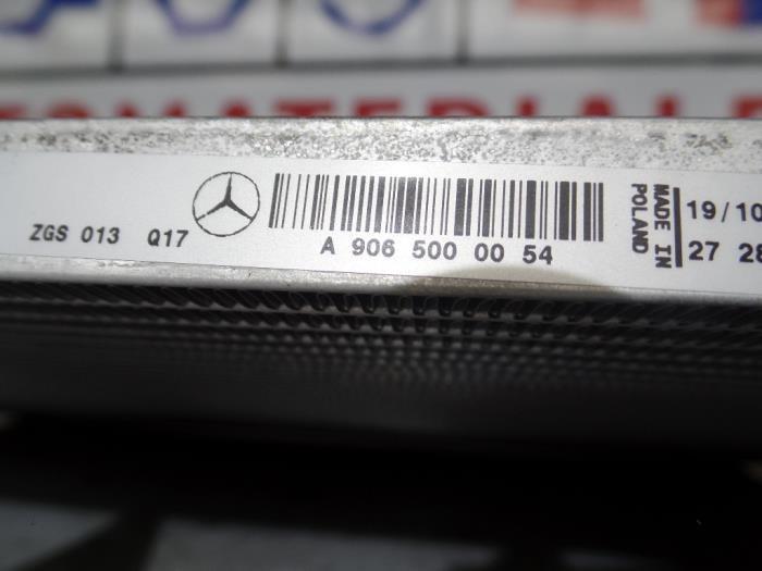 Condensador de aire acondicionado de un Mercedes-Benz Sprinter 3,5t (906.73) 213 CDI 16V Euro 5 2017
