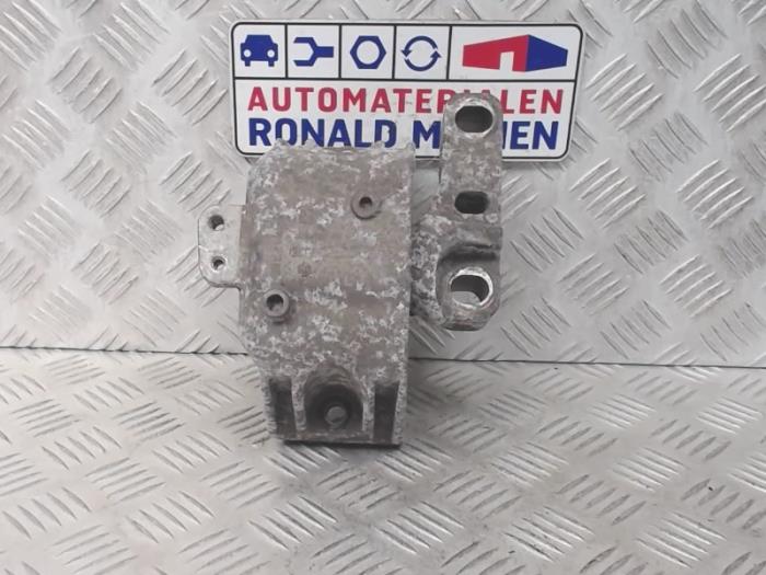 Used Engine mount Volkswagen Golf IV (1J1) 1.6 Price € 25,00 Margin scheme offered by Automaterialen Ronald Morien B.V.