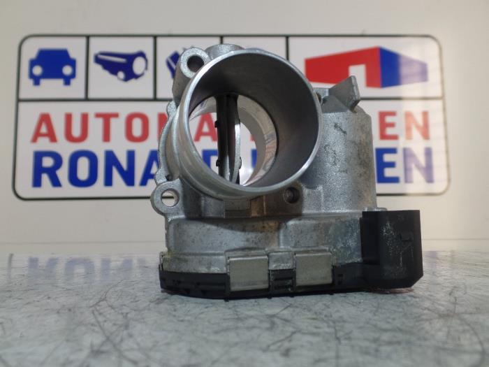 Usagé Boitier papillon Renault Koleos I 2.0 dCi 16V 4x4 Prix € 49,00 Règlement à la marge proposé par Automaterialen Ronald Morien B.V.