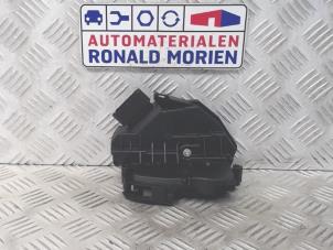 Used Rear door lock mechanism 4-door, left Ford Focus 3 Wagon 1.0 Ti-VCT EcoBoost 12V 125 Price € 25,00 Margin scheme offered by Automaterialen Ronald Morien B.V.