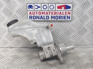 Usagé Cylindre de frein principal Opel Corsa D 1.2 16V Prix € 40,00 Règlement à la marge proposé par Automaterialen Ronald Morien B.V.