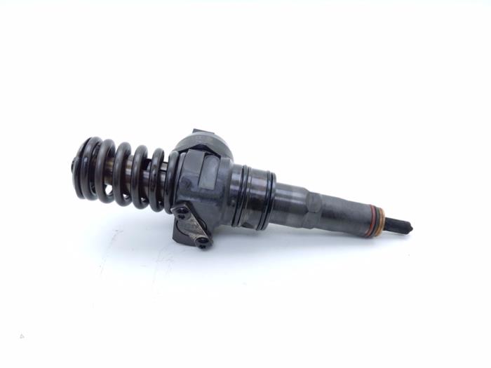 Usagé Injecteurs Volkswagen Passat (3C2) 2.0 TDI 140 Prix € 25,00 Règlement à la marge proposé par Automaterialen Ronald Morien B.V.