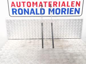 Gebrauchte Set Gasdämpfer Heckklappe Opel Adam Preis € 39,00 Margenregelung angeboten von Automaterialen Ronald Morien B.V.