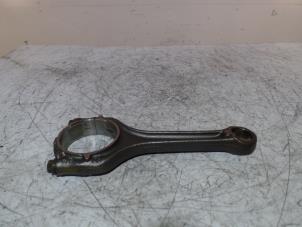 Used Connecting rod Volkswagen Polo V (6R) 1.0 TSI 12V BlueMotion Price € 95,00 Margin scheme offered by Automaterialen Ronald Morien B.V.