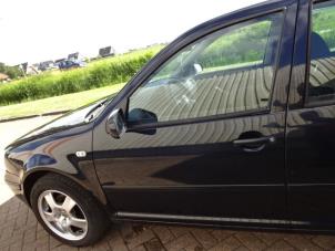 Używane Drzwi lewe przednie wersja 4-drzwiowa Volkswagen Golf IV (1J1) 1.9 TDI Cena € 45,00 Procedura marży oferowane przez Automaterialen Ronald Morien B.V.