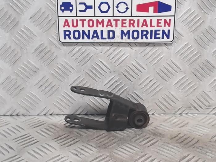 Usagé Support moteur Peugeot 206 (2A/C/H/J/S) Prix € 10,00 Règlement à la marge proposé par Automaterialen Ronald Morien B.V.
