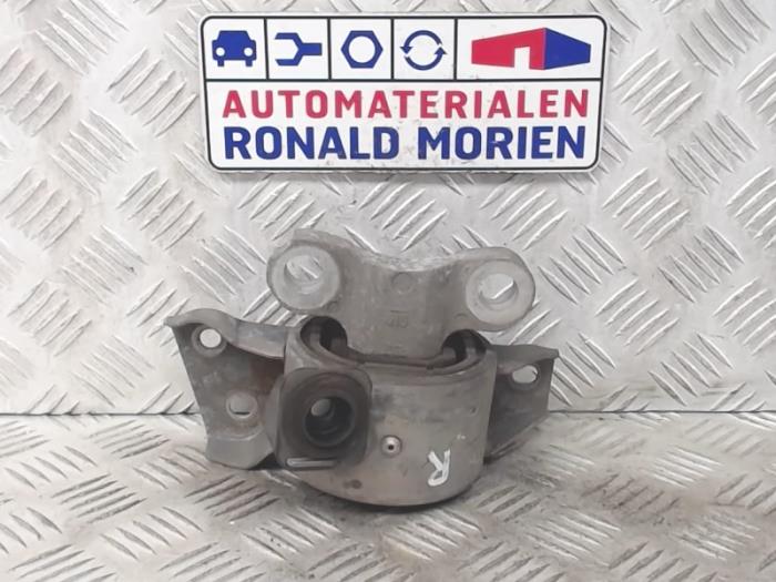 Used Engine mount Opel Corsa E 1.2 16V Price € 15,00 Margin scheme offered by Automaterialen Ronald Morien B.V.