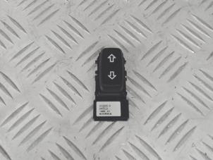 Usados Interruptor Opel Insignia 1.6 CDTI 16V Precio € 15,00 Norma de margen ofrecido por Automaterialen Ronald Morien B.V.