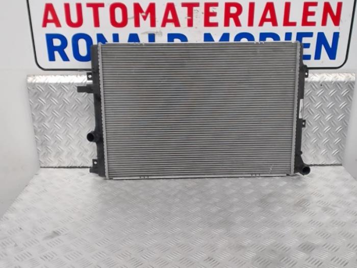 Radiator from a Volkswagen Sharan (7N) 2.0 TDI 16V 4Motion 2015