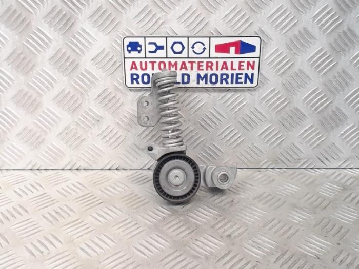 Usados Tensor correa múltiple Volvo V40 (MV) 1.5 T3 16V Geartronic Precio € 15,00 Norma de margen ofrecido por Automaterialen Ronald Morien B.V.