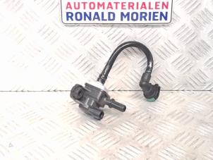 Usados Válvula de vacío Volvo V40 (MV) 1.5 T3 16V Geartronic Precio € 20,00 Norma de margen ofrecido por Automaterialen Ronald Morien B.V.