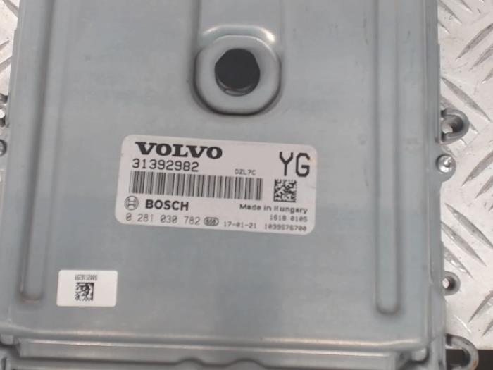 Ordenador de gestión de motor de un Volvo XC60 I (DZ) 2.4 D5 20V 220 AWD 2017