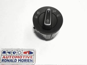 Used Light switch Seat Leon Price € 15,00 Margin scheme offered by Automaterialen Ronald Morien B.V.