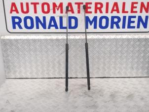 Used Set of tailgate gas struts Ford Fiesta Price € 15,00 Margin scheme offered by Automaterialen Ronald Morien B.V.