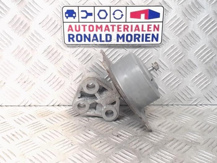 Used Engine mount Opel Meriva (B) 1.7 CDTI 16V Price € 39,00 Margin scheme offered by Automaterialen Ronald Morien B.V.