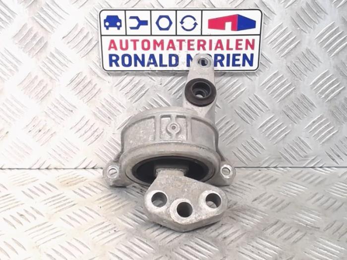 Used Engine mount Opel Meriva (B) 1.7 CDTI 16V Price € 45,00 Margin scheme offered by Automaterialen Ronald Morien B.V.