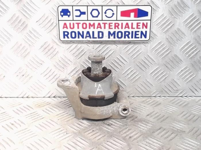 Used Engine mount Opel Meriva (B) 1.7 CDTI 16V Price € 20,00 Margin scheme offered by Automaterialen Ronald Morien B.V.