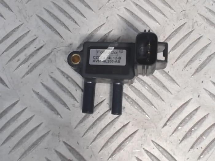 Rußfilter Sensor van een Volvo V40 (MV) 1.6 D2 2015