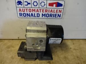 Used ABS pump Renault Master III (FD/HD) 2.5 dCi 120 FAP Price € 150,00 Margin scheme offered by Automaterialen Ronald Morien B.V.