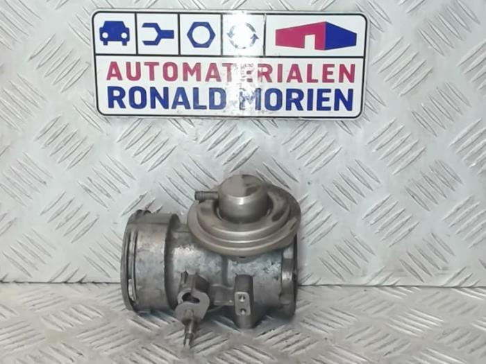 Gebrauchte AGR Ventil Volkswagen Transporter/Caravelle T5 1.9 TDi Preis € 49,00 Margenregelung angeboten von Automaterialen Ronald Morien B.V.