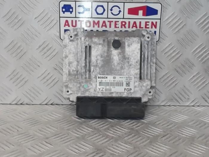 Used Engine management computer Opel Vectra C Caravan 1.9 CDTI 120 Price € 95,00 Margin scheme offered by Automaterialen Ronald Morien B.V.