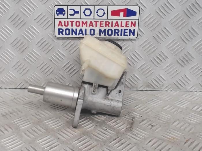Used Master cylinder Audi A4 (B8) 2.0 TDI 16V Price € 59,00 Margin scheme offered by Automaterialen Ronald Morien B.V.
