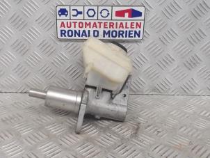 Używane Glówny cylinder hamulcowy Audi A4 (B8) 2.0 TDI 16V Cena € 59,00 Procedura marży oferowane przez Automaterialen Ronald Morien B.V.