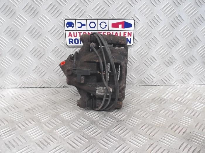 Gebrauchte Bremszange links hinten Volkswagen Crafter 2.5 TDI 46/50 LWB Preis € 65,00 Margenregelung angeboten von Automaterialen Ronald Morien B.V.