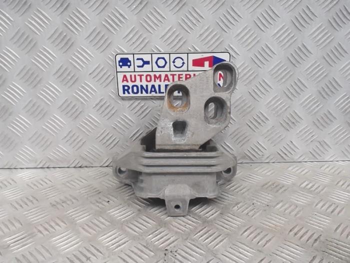 Gearbox mount from a Mercedes-Benz A (W176)  2015