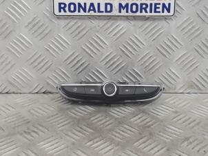 Usados Panel de control de radio Opel Astra Precio € 15,00 Norma de margen ofrecido por Automaterialen Ronald Morien B.V.
