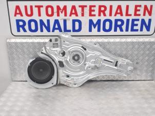Używane Mechanizm szyby prawej przedniej wersja 4-drzwiowa Kia Sportage (SL) 1.6 GDI 16V 4x2 Cena € 145,00 Procedura marży oferowane przez Automaterialen Ronald Morien B.V.