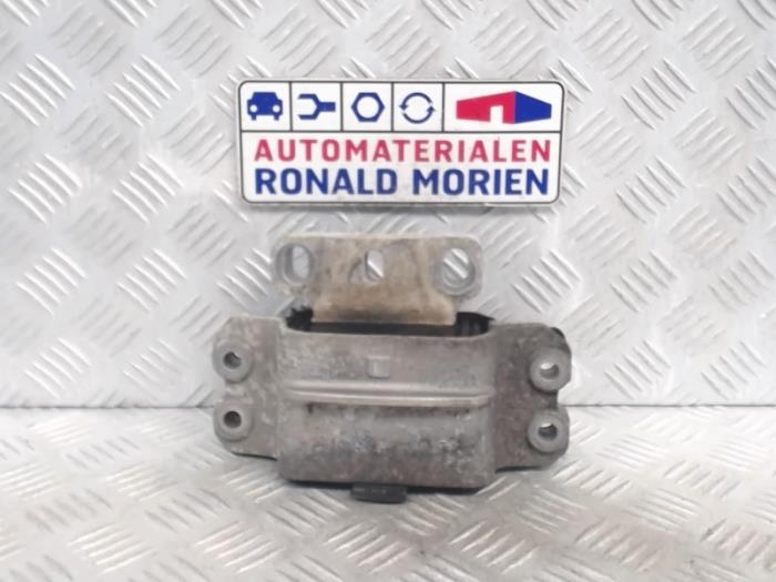 Gearbox mounts with gearbox code LE stock | ProxyParts.com