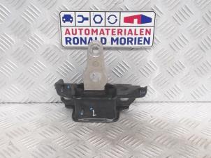 Usagé Support boîte de vitesse Ford Fiesta Prix € 25,00 Règlement à la marge proposé par Automaterialen Ronald Morien B.V.