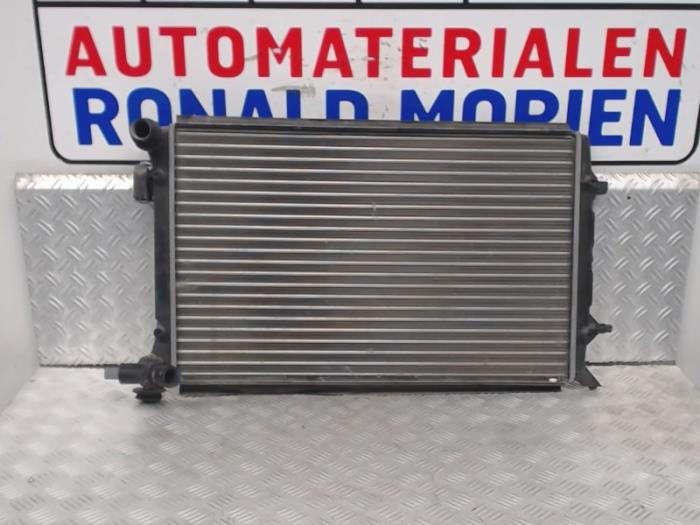 Usagé Radiateur Volkswagen Golf V Variant (1K5) 1.6 Prix € 30,00 Règlement à la marge proposé par Automaterialen Ronald Morien B.V.