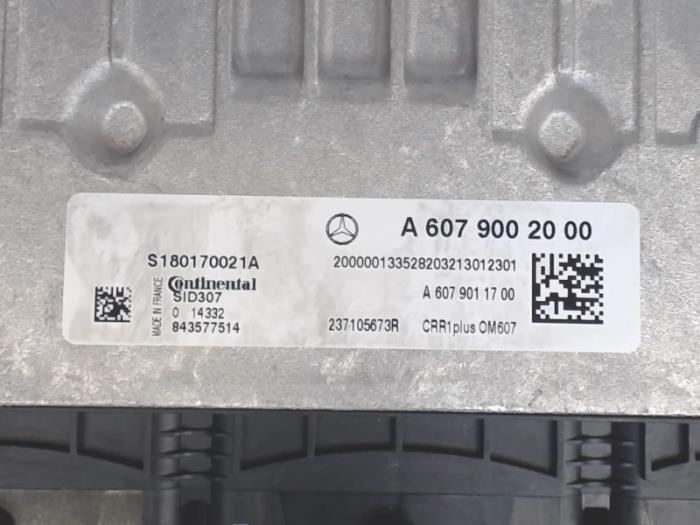 Engine management computer from a Mercedes-Benz A (W176) 1.5 A-180 CDI, A-180d 16V 2015