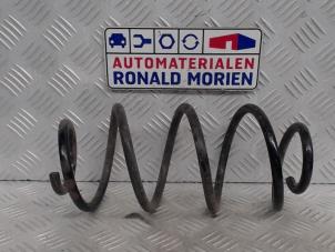 Usados Muelle helicoidal detrás Mercedes A (W176) Precio € 25,00 Norma de margen ofrecido por Automaterialen Ronald Morien B.V.