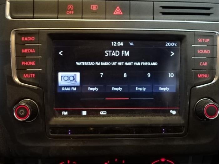 Radio/Lecteur CD d'un Volkswagen Polo V (6R)  2016