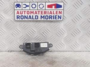 Używane Opornik nagrzewnicy Volkswagen T-Roc Cena € 18,15 Z VAT oferowane przez Automaterialen Ronald Morien B.V.