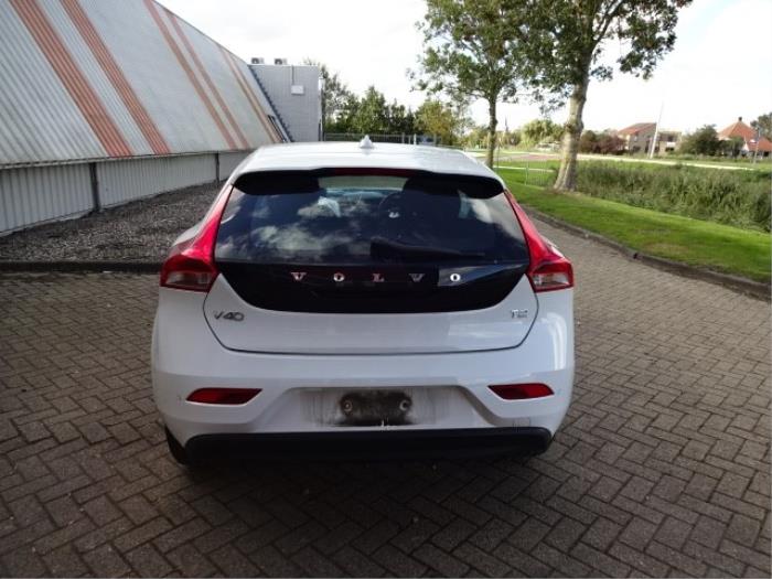 Begagnade Baklucka Volvo V40 (MV) 2.0 T2 16V Pris € 125,00 Marginaltabell erbjuds av Automaterialen Ronald Morien B.V.