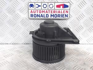 Usados Motor de ventilador de calefactor Volkswagen New Beetle (1Y7) 1.6 Precio € 15,00 Norma de margen ofrecido por Automaterialen Ronald Morien B.V.