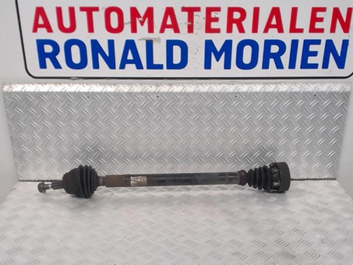 Gebrauchte Antriebswelle rechts vorne Volkswagen New Beetle (1Y7) 1.6 Preis € 45,00 Margenregelung angeboten von Automaterialen Ronald Morien B.V.