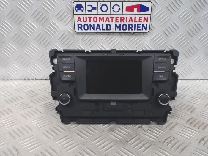 Używane Radio Skoda Rapid 1.4 TDI 12V Cena € 295,00 Procedura marży oferowane przez Automaterialen Ronald Morien B.V.