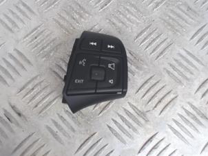 Used Steering wheel mounted radio control Volvo V40 (MV) 1.5 T3 16V Geartronic Price € 25,00 Margin scheme offered by Automaterialen Ronald Morien B.V.