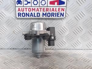 Używane Pompa prózniowa wspomagania hamulców Volkswagen Polo V (6R) Cena € 35,00 Procedura marży oferowane przez Automaterialen Ronald Morien B.V.
