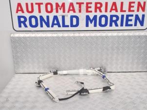 Usagé Airbag de toit droit Opel Corsa E 1.4 16V Prix € 49,00 Règlement à la marge proposé par Automaterialen Ronald Morien B.V.