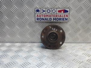 Used Front wheel hub Seat Altea (5P1) 2.0 TDI 16V Price € 45,00 Margin scheme offered by Automaterialen Ronald Morien B.V.